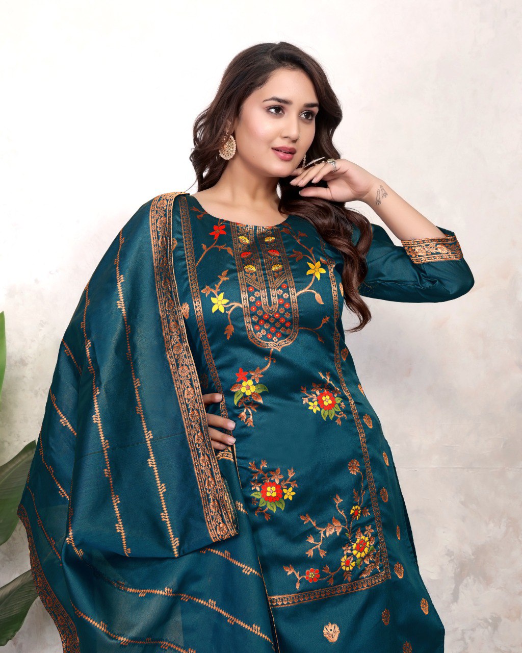 Introducing New Kurti Dupatta & Bottom Set πβ¨